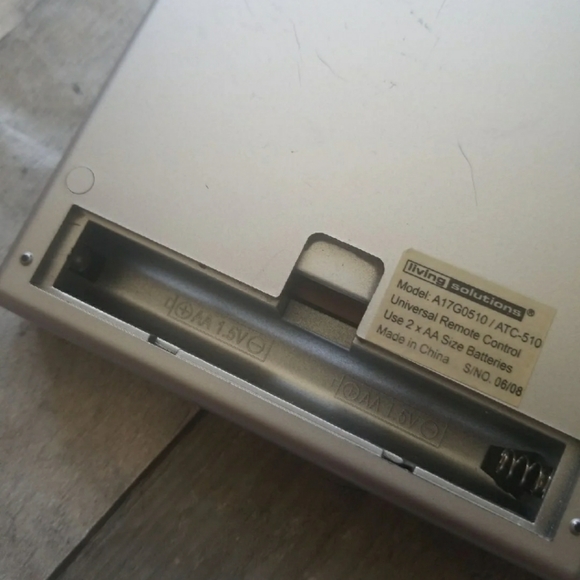 Living Solutions Jumbo Universal TV Remote - Picture 6 of 6